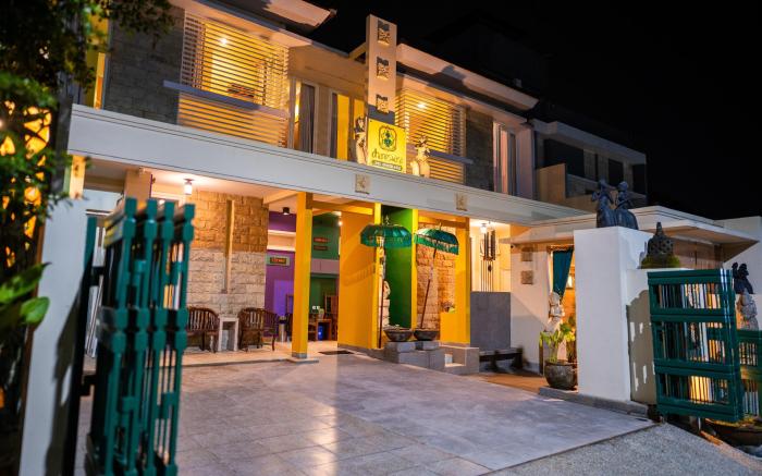 Dhanesvara Villa