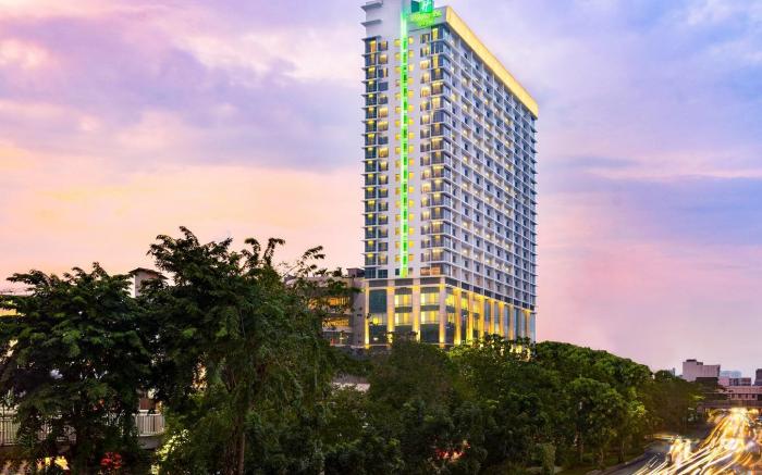 Holiday Inn & Suites Jakarta Gajah Mada By IHG