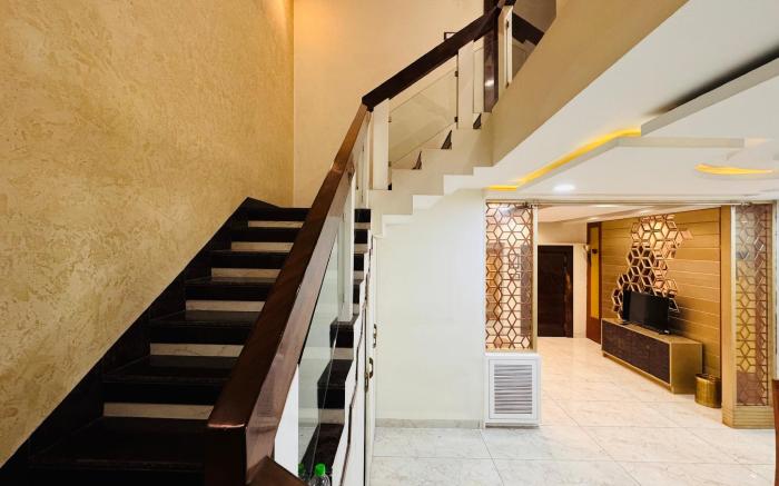 Home Escape 3BHK Luxury Duplex, Vijay Nagar