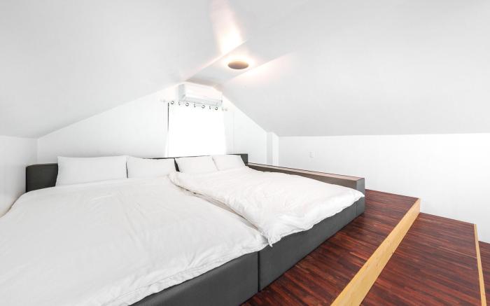 Danyang Dandelion Pool Villa