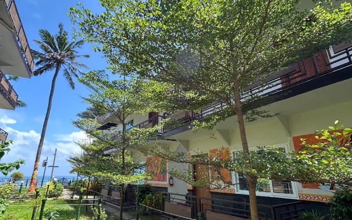 S 'cliff Black Beach Resort 