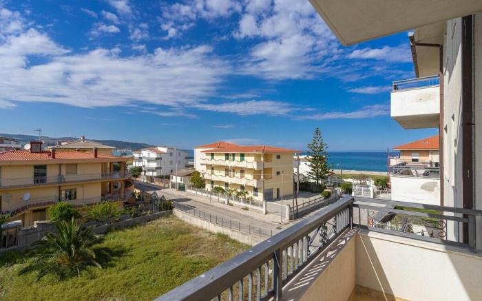 bicamere con terrazza vista mare