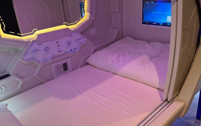 HOTEL GALAXY POD