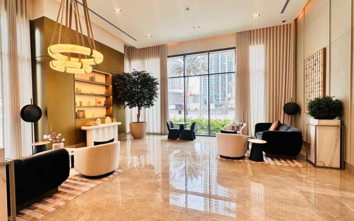 OYO HOME 1350 Premium 1-bed Apt Burj Crown