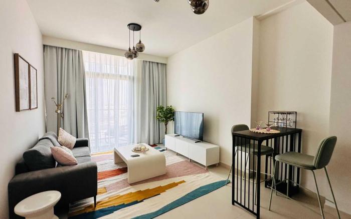 OYO HOME 1350 Premium 1-bed Apt Burj Crown
