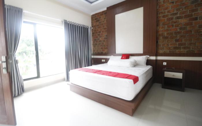 RedDoorz Plus near Kualanamu Airport