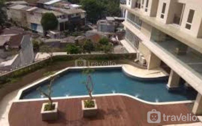 Pool View 2BR Elpis Residence Apt By Travelio