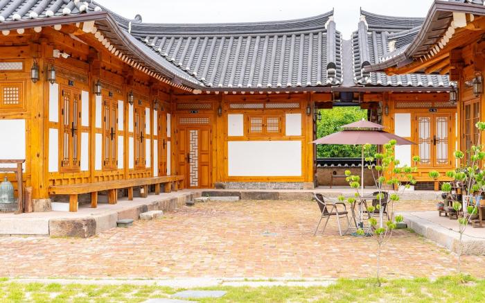 Gyeongju ipsaedalseumeunal