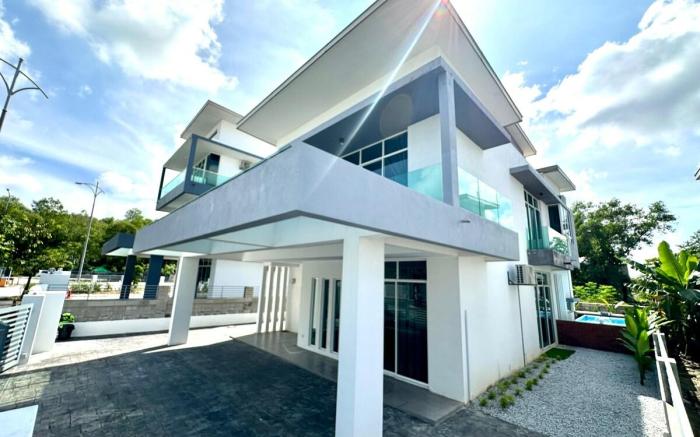 BNB Luxe Homestay @ Rawang (pool, 18 pax)