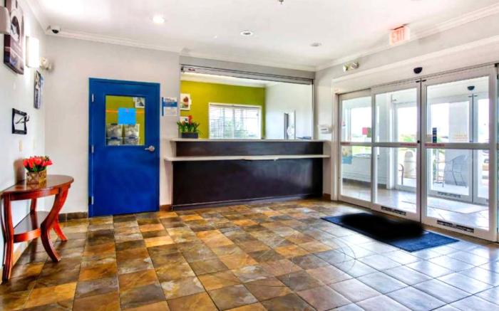 OYO Townhouse Sulphur, LA Extended Stay