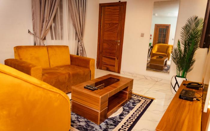 247 Luxury Apartment