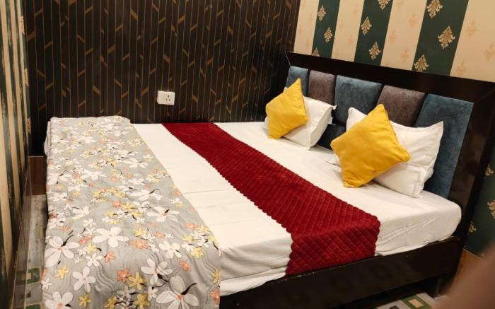 Goroomgo Raghunandan Guest House Near Ram Mandir Ayodhya