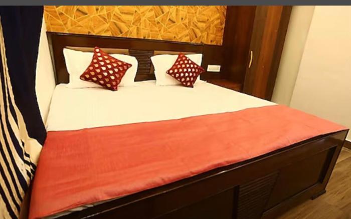 Goroomgo Hotel Hanuman Near Ram Mandir Ayodhya