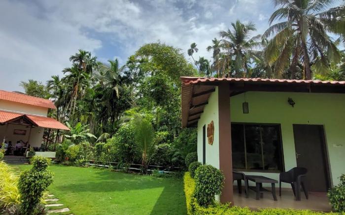 lLIF 2761 CHINTAMANI RESORT 