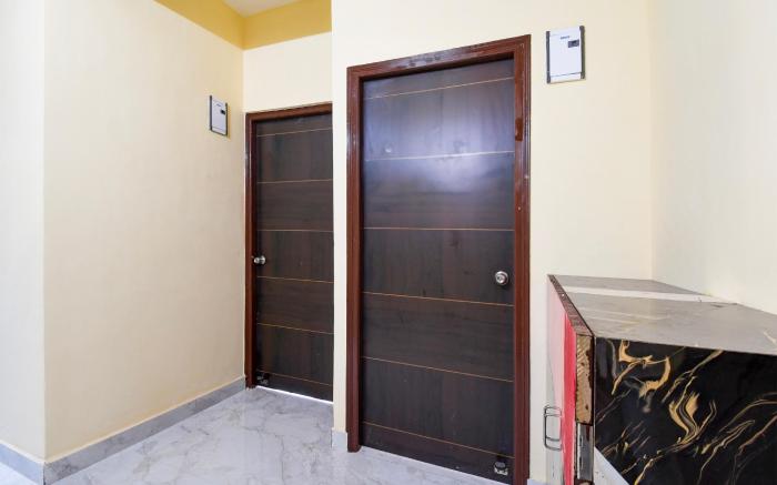 Hotel O Shivam Regency Near Acropolis Mall