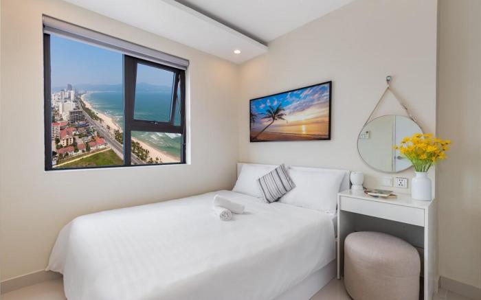 White Apt Seaview next to My An beach & Walking st