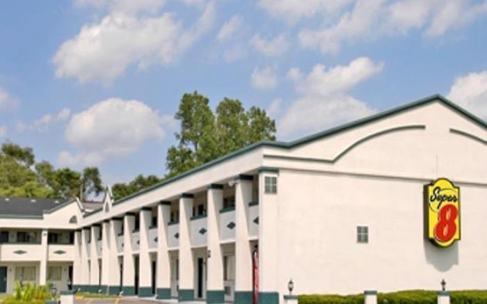 Super 8 by Wyndham East Lansing/University Area