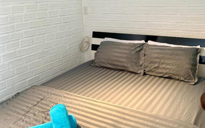 Room 208, Lovely Service Apartment with Swimming Pool
