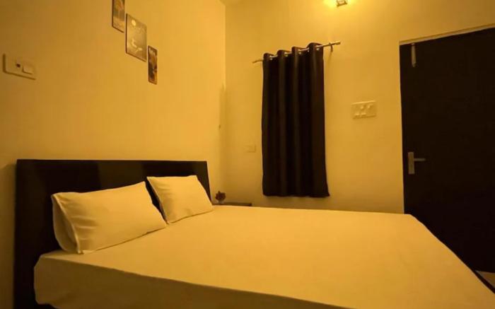 Goroomgo Ashoka Aashram Homestay Near Ram Mandir Ayodhya