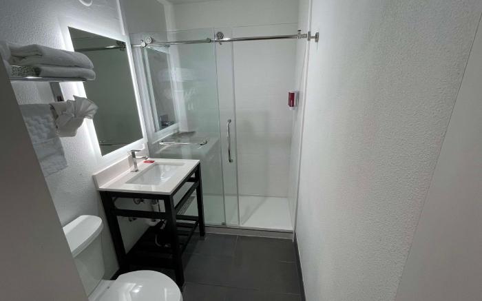 The Midtowner Hotel, SureStay Collection by Best Western