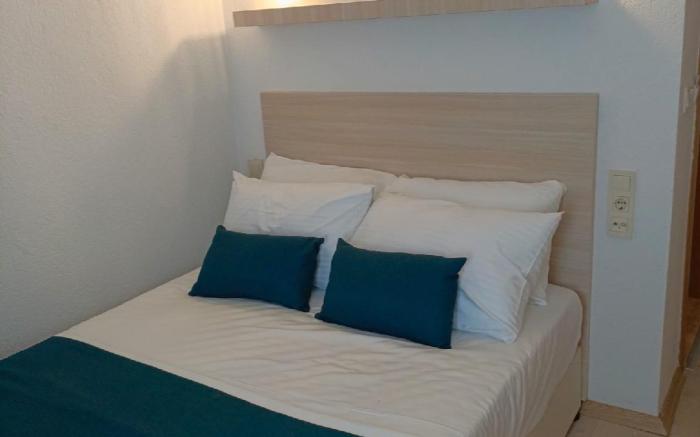 Mia Hill Suites