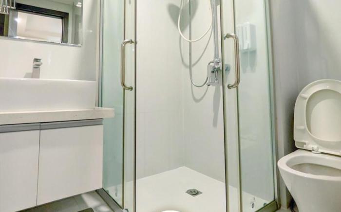 TWO-BEDROOM CORNER UNIT W/ SKYLINE VIEW NEAR MOA 