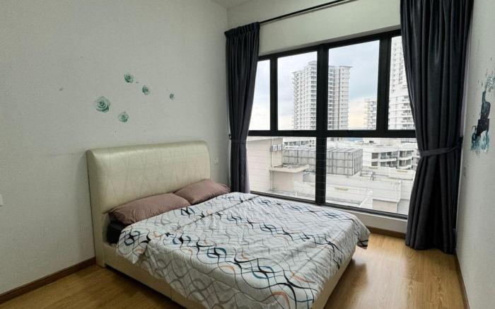 Danga Bay Baypoint with Seaview 2BR by Vesta Homes