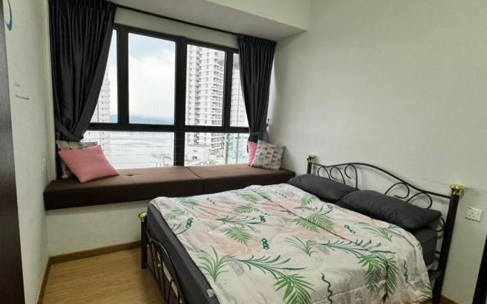 Danga Bay Baypoint with Seaview 2BR by Vesta Homes