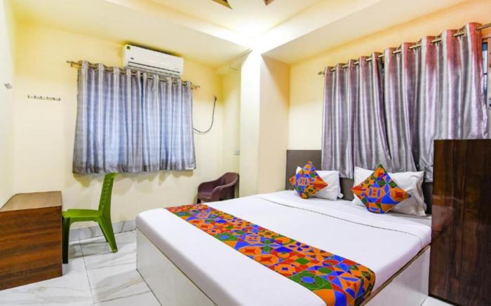 Goroomgo Hotel Narayanan Kolkata
