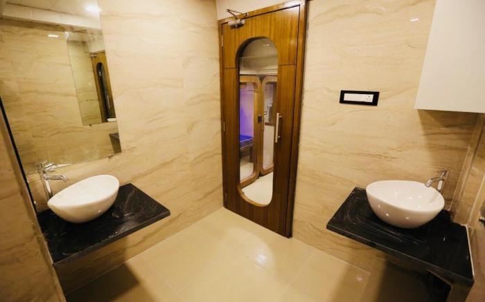 Qubestay Airport Capsule Hotel & Hostel