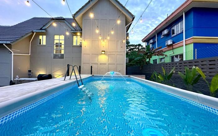 BNB Country Homestay, Rawang- 14 pax, pool, garden