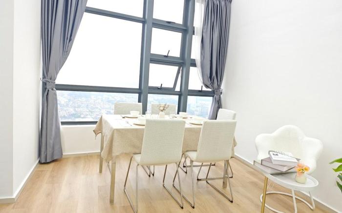 KLCC Gateway Loft: Beside MRT for 4pax@Eko Cheras