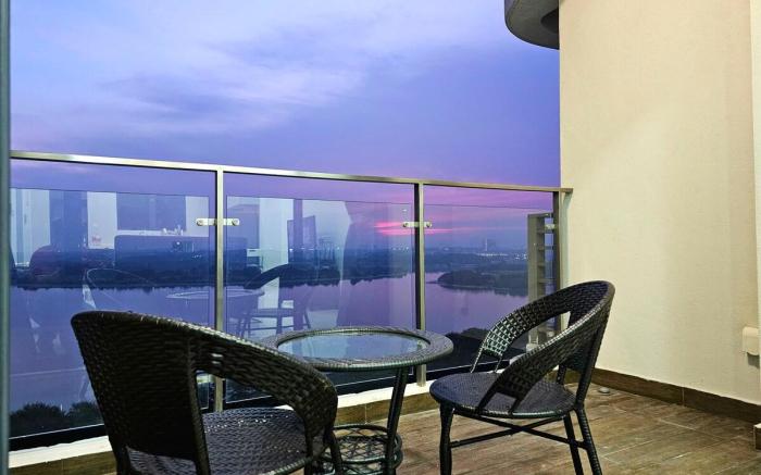 Danga Bay JB，Beachfront Condo with Seaview，Netflix