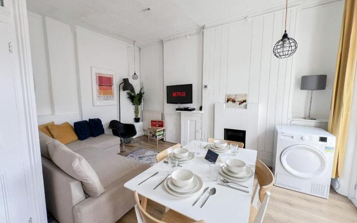 Contemporary 2Bed & 2Bath Flat in Barbican