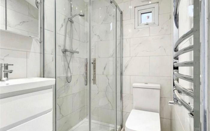 Private Studio Apartment/Flat in London