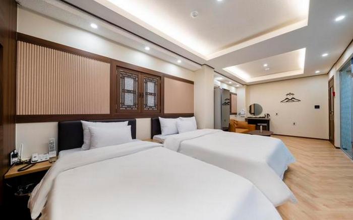 Seosan Heo & Jang Hanok Hotel Lake Park