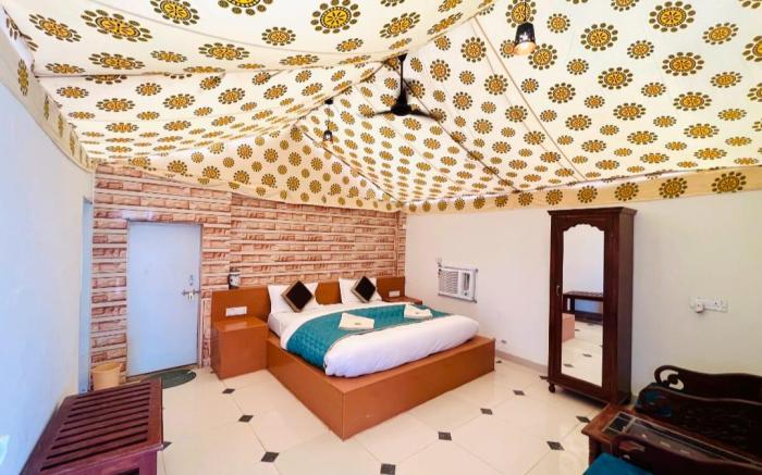 Emirates Luxury Desert Camp