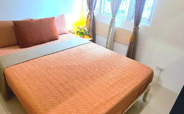 One BR Unit with MRT and Mall Access