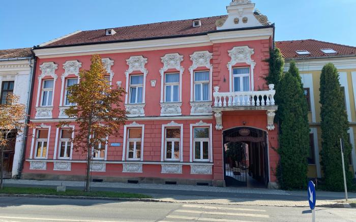 Korona And Restaurant
