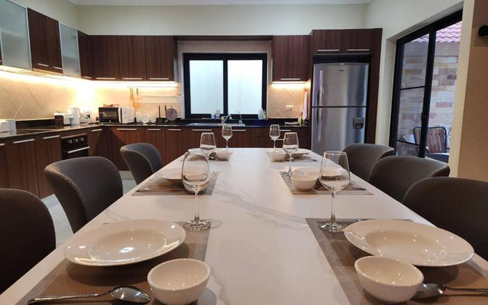 Phratamnak Seaside Pool Villa