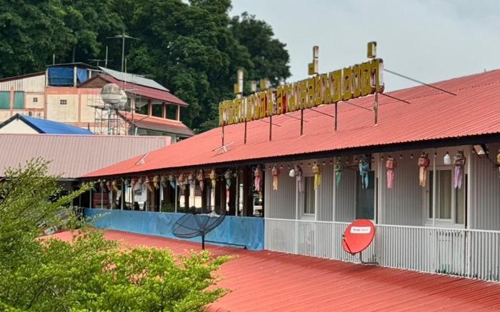 Kad Si Phan Din Golden Triangle 4 Country Market