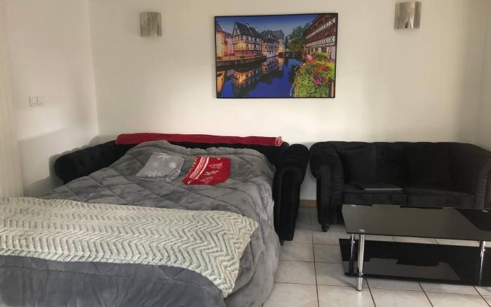 Between town and country - garden with river