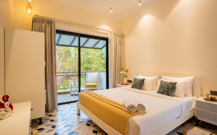 ELIVAAS 3 BHK with Pvt Pool & Garden - Laguna Echo