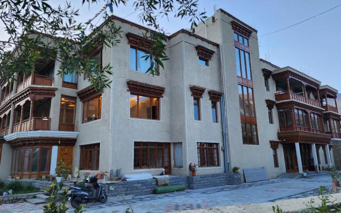 Hotel Ladakh Heights