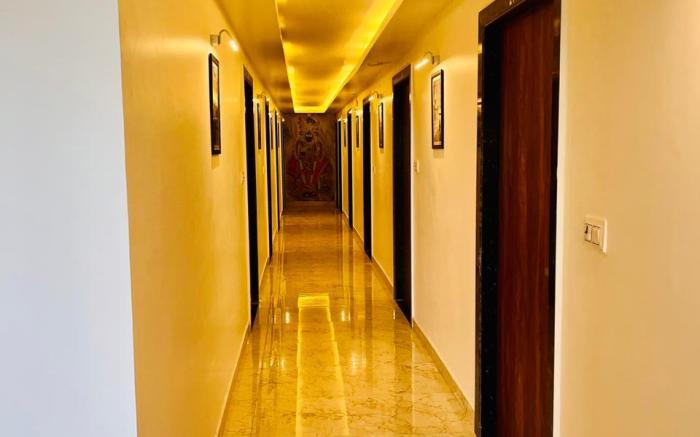 HOTEL HARIKRIPA DHAM NEAR PREM MANDIR , VRINDAVAN