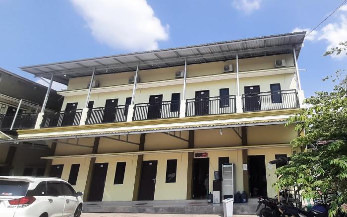 Urbanview Hotel Fira Syariah Muara Enim by RedDoorz