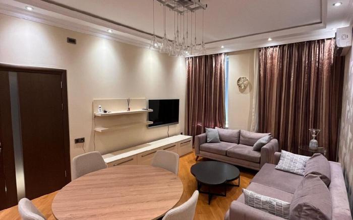 Modern 2BR Cozy Haven on Nizami St with a Balcony