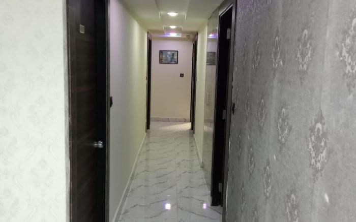 Hotel West Inn Park - Chandlodiya, SG Highway