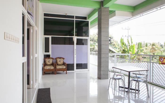 RedDoorz near Banyuwangi Baru Station