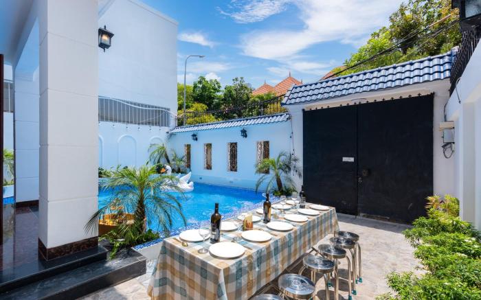 Sunflower Villa –Số 11D Khu Biệt Thự Lạc Long Quân